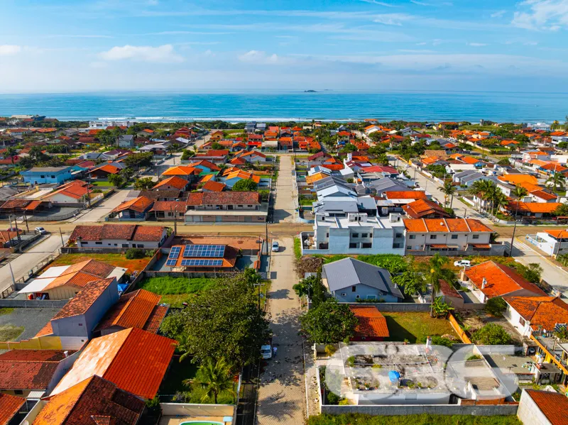 Residência térrea charmosa, com edícula e espaço d
