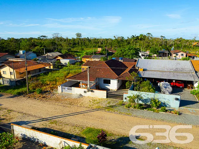 CASA DE 3 QUARTOS NO BAIRRO SALINAS - ESTUDA PERMU