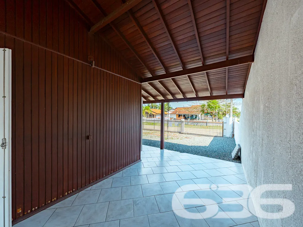 Casa a venda no bairro Pinheiros em Balneário Barr