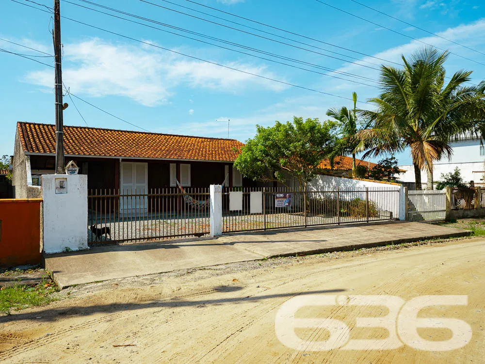 Casa a venda no bairro Pinheiros em Balneário Barr