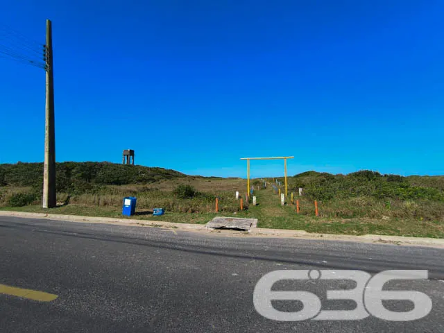 Terreno à venda a poucos metros do mar em Balneári