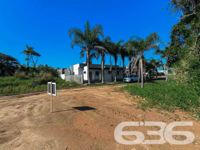 Terreno à venda a poucos metros do mar em Balneári