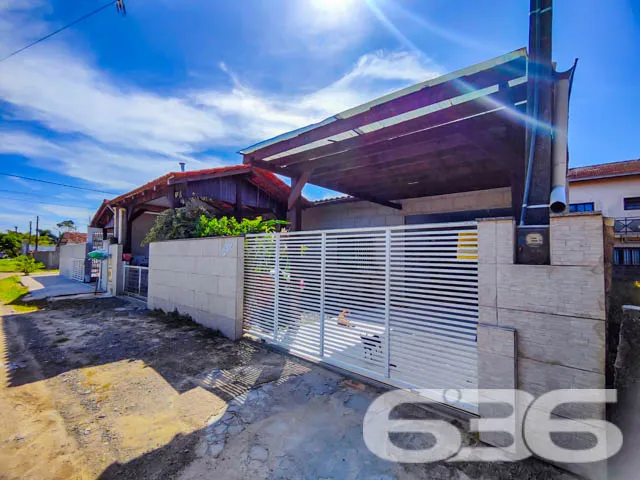CASA TÉRREA EM LOCALIZAÇÃO PRIVILEGIADA – BALNEÁRI