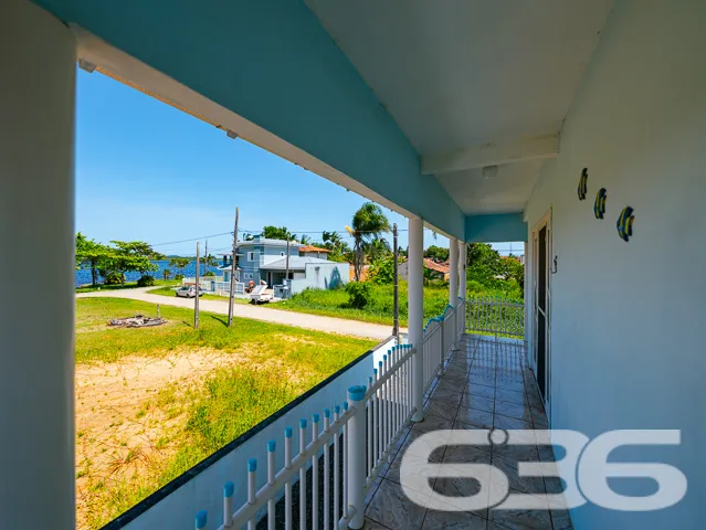 BELA RESIDÊNCIA COM 3 DORMITÓRIOS COM VISTA PARA A