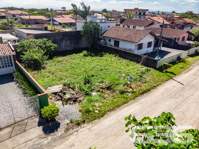 VENDE-SE LOTE NO CENTRO DE BALNEÁRIO BARRA DO SUL
