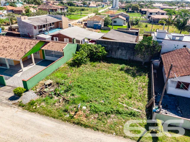 VENDE-SE LOTE NO CENTRO DE BALNEÁRIO BARRA DO SUL
