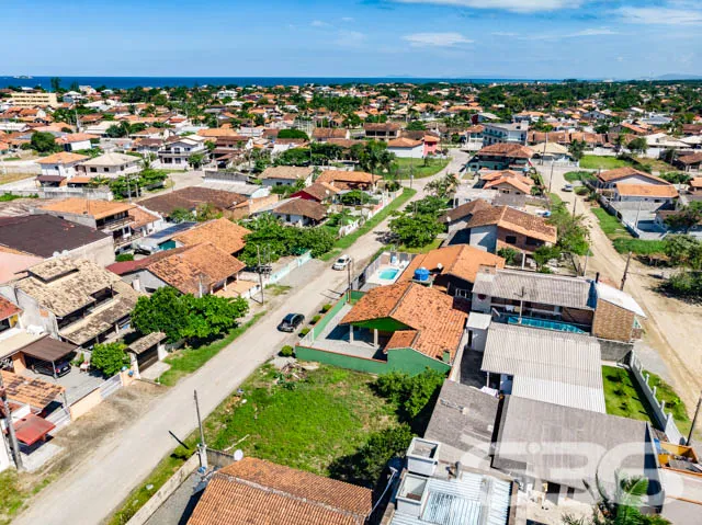 VENDE-SE LOTE NO CENTRO DE BALNEÁRIO BARRA DO SUL
