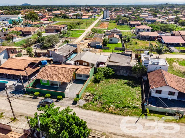 VENDE-SE LOTE NO CENTRO DE BALNEÁRIO BARRA DO SUL
