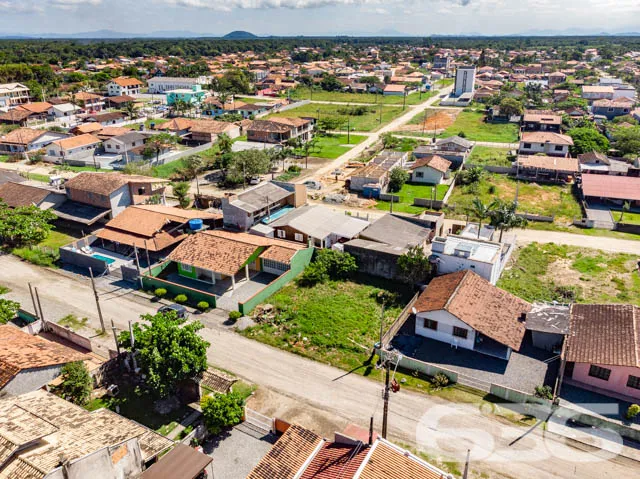 VENDE-SE LOTE NO CENTRO DE BALNEÁRIO BARRA DO SUL
