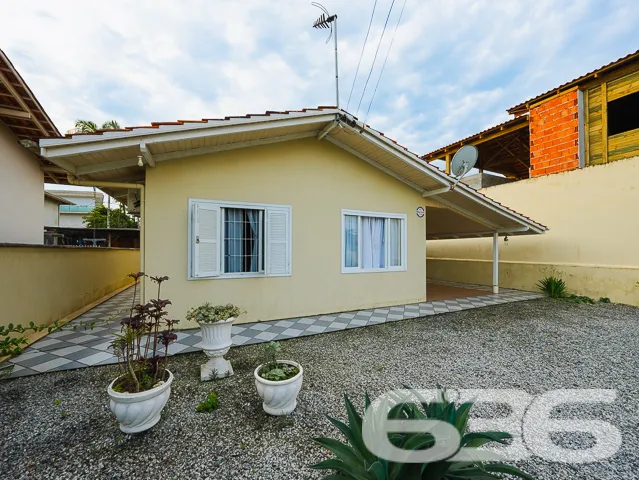 Excelente Residência Térrea em Balneário Barra do 