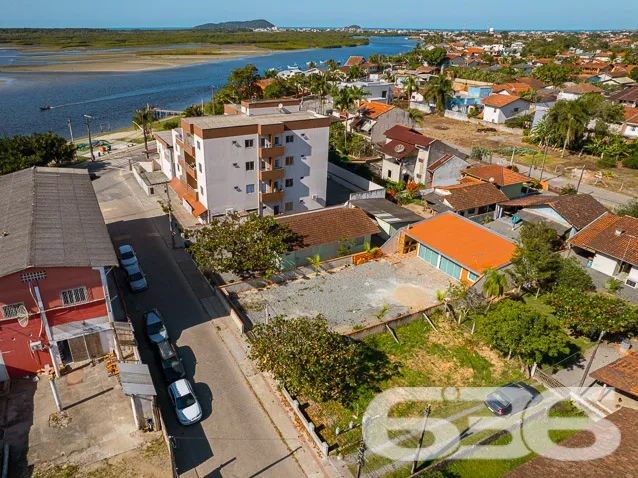 EXCELENTE IMÓVEL A 50 METROS DA LAGOA NO BAIRRO CO