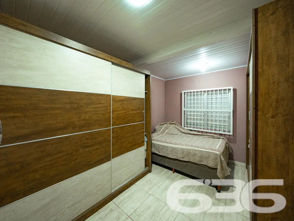 LINDA CASA COM 1 SUÍTE E 2 QUARTOS, ÓTIMA LOCALIZA