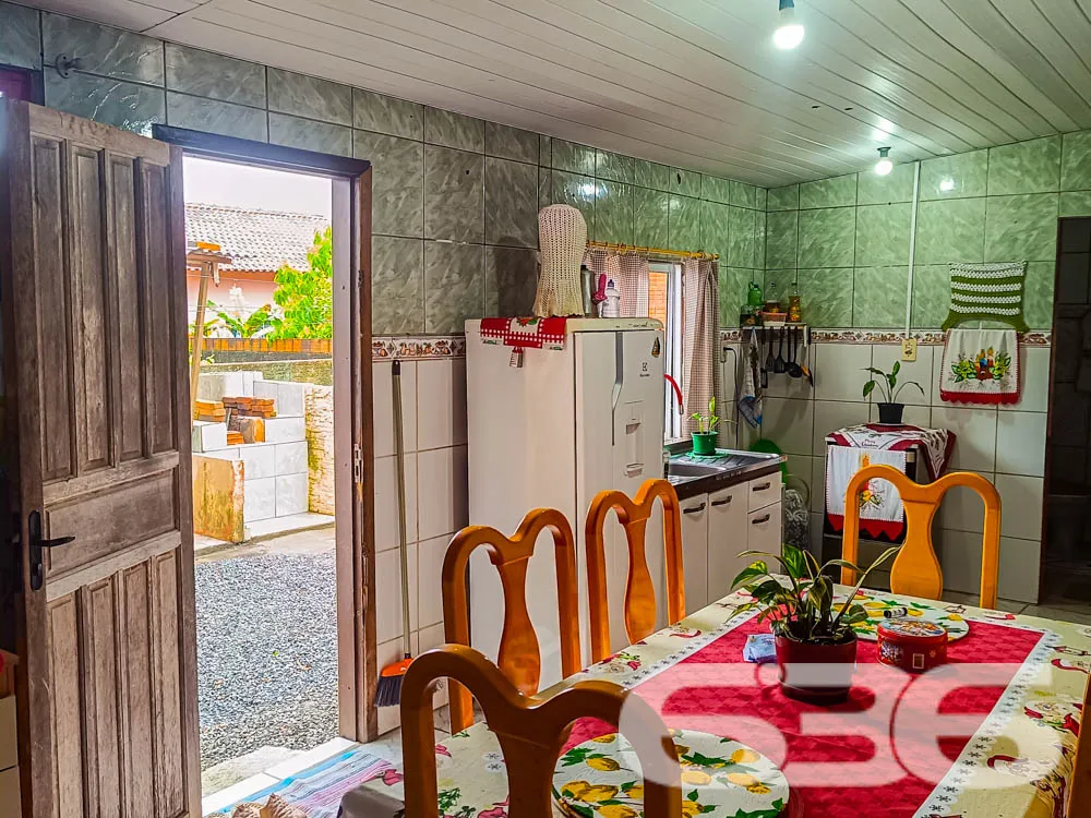 Residência térrea localizada em Balneário Barra do