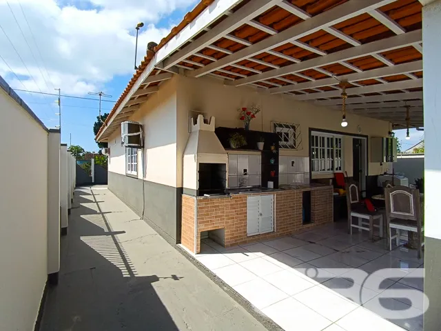 LINDA CASA COM SUÍTE + DORMITÓRIO EM SÃO FRANCISCO