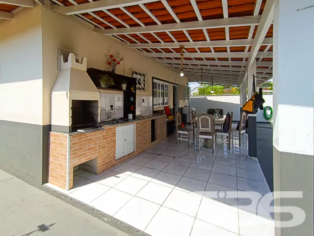 LINDA CASA COM SUÍTE + DORMITÓRIO EM SÃO FRANCISCO