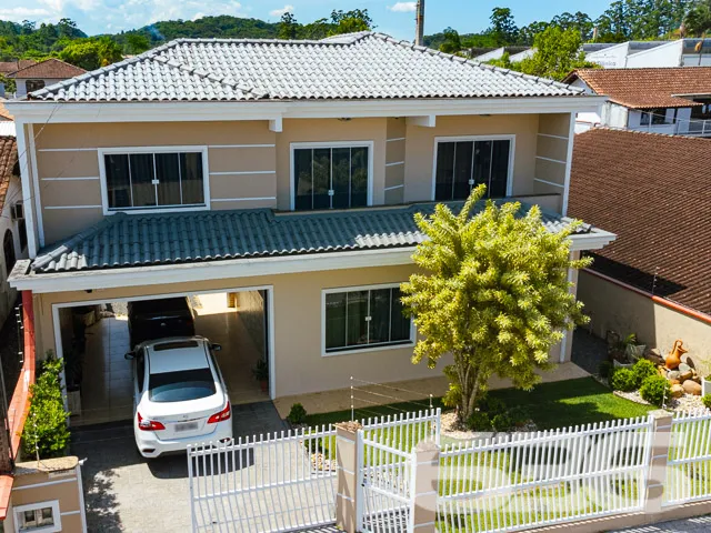 RESIDĂNCIA COM SUĂTE + 3 QUARTOS CADA NO BAIRRO BO