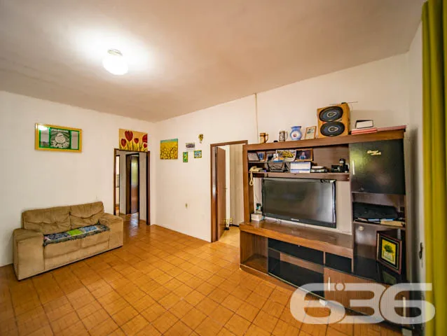 AMPLA CASA COM 5 QUARTOS, NO BAIRRO GUANABARA - Es