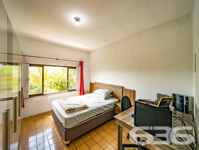 AMPLA CASA COM 5 QUARTOS, NO BAIRRO GUANABARA - Es