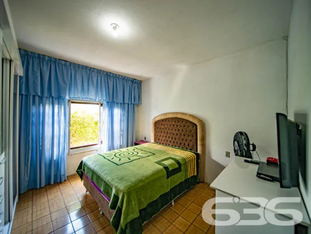 AMPLA CASA COM 5 QUARTOS, NO BAIRRO GUANABARA - Es