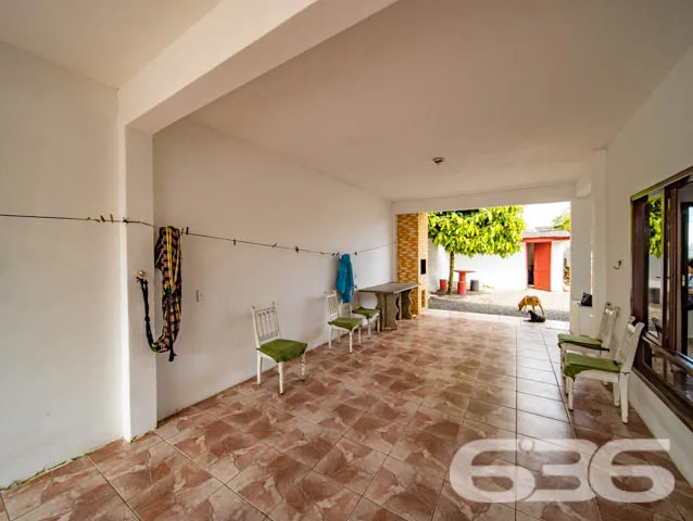 AMPLA CASA COM 5 QUARTOS, NO BAIRRO GUANABARA - Es
