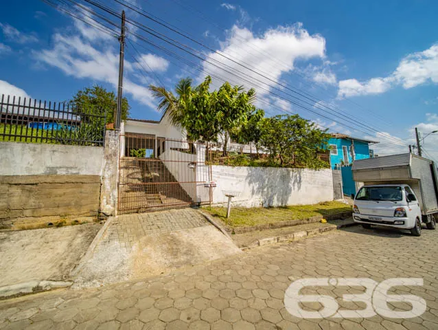 AMPLA CASA COM 5 QUARTOS, NO BAIRRO GUANABARA - Es