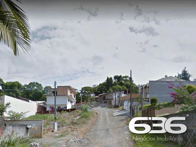 LOTE À VENDA NO BAIRRO FLORESTA
Situado no bairro