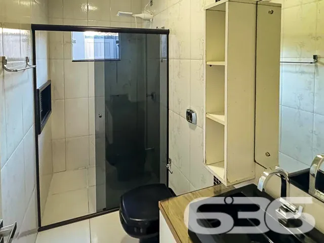 Descubra o espaço e a conveniência de uma residênc
