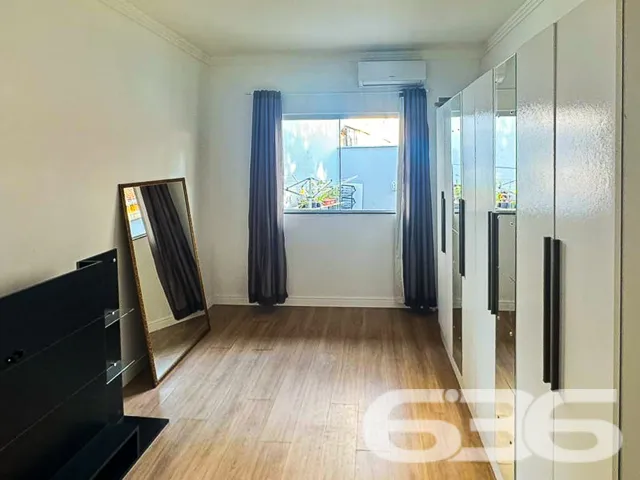 Descubra o espaço e a conveniência de uma residênc