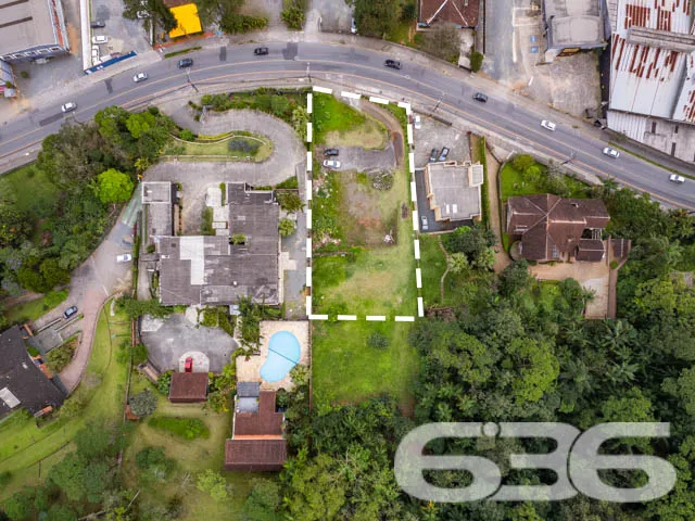 VENDE-SE TERRENO IDEAL PARA EDIFÍCIO COMERCIAL NO