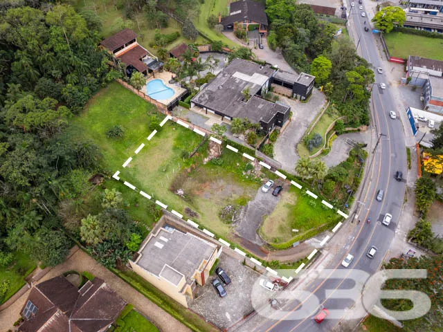 VENDE-SE TERRENO IDEAL PARA EDIFÍCIO COMERCIAL NO