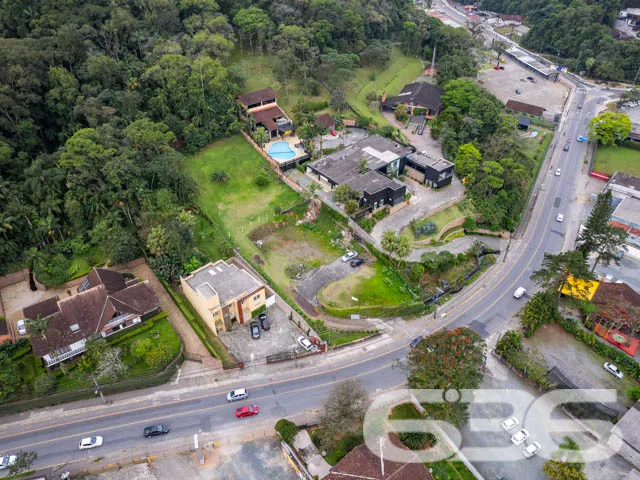 VENDE-SE TERRENO IDEAL PARA EDIFÍCIO COMERCIAL NO
