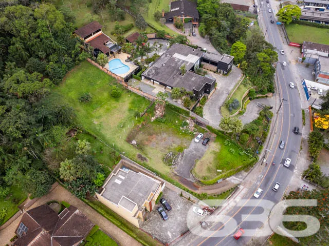 VENDE-SE TERRENO IDEAL PARA EDIFÍCIO COMERCIAL NO