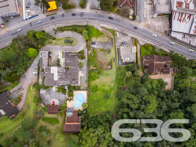 VENDE-SE TERRENO IDEAL PARA EDIFÍCIO COMERCIAL NO