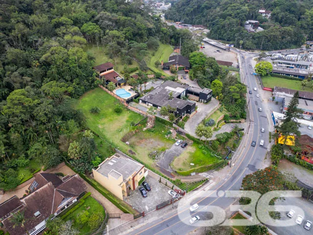 VENDE-SE TERRENO IDEAL PARA EDIFÍCIO COMERCIAL NO