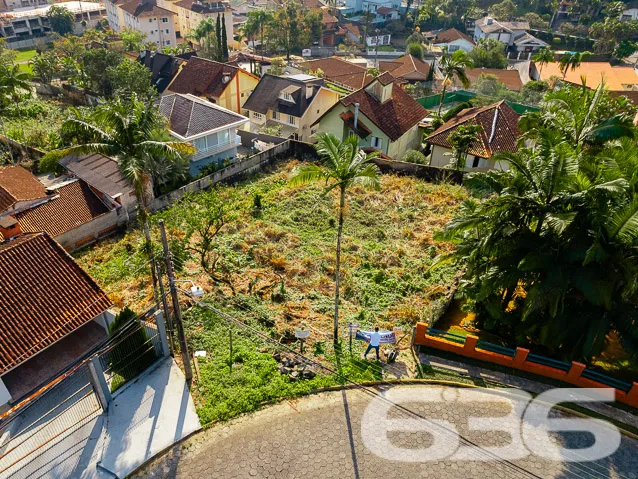 TERRENO À VENDA EM LOCAL SUPER PRIVILEGIADO - OPOR