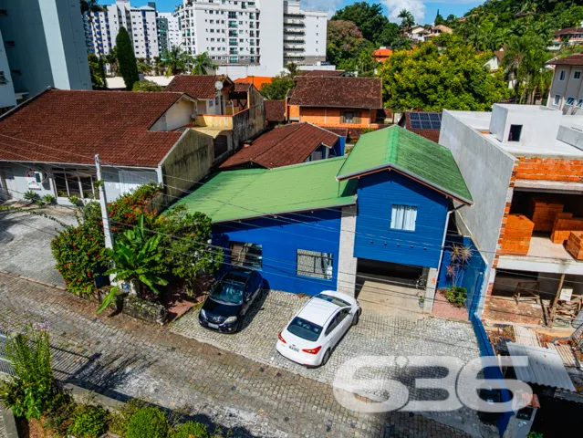 Descubra o potencial deste notĂĄvel sobrado residen
