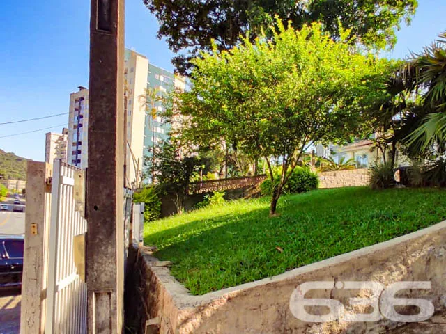 DUAS CASAS SOB UM AMPLO TERRENO NO BAIRRO ANITA GA