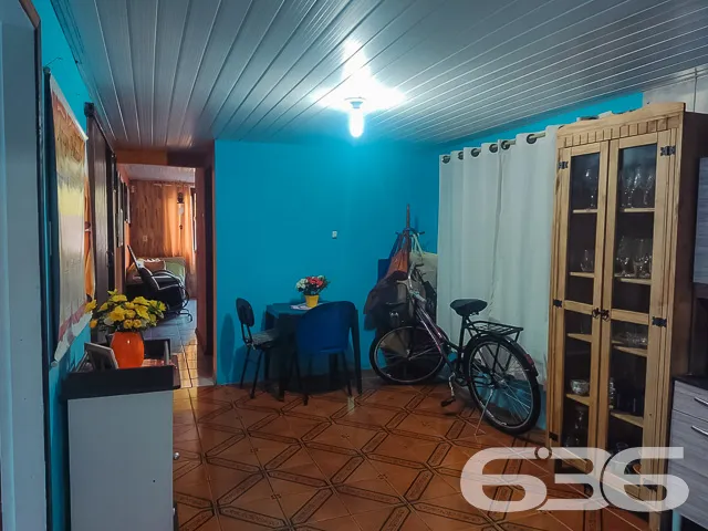 IMÓVEL COM 3 QUARTOS EM ÓTIMA LOCALIZAÇÃO NO BAIRR