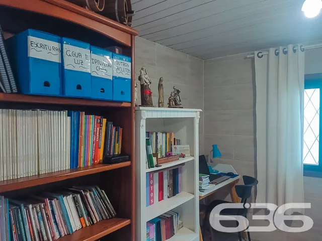 IMÓVEL COM 3 QUARTOS EM ÓTIMA LOCALIZAÇÃO NO BAIRR