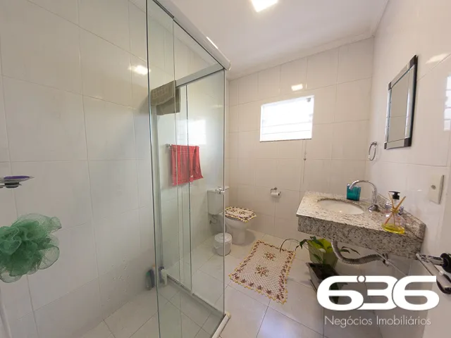 SOFISTICADA CASA DE 4 QUARTOS NO BAIRRO ANITA GARI