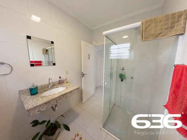 SOFISTICADA CASA DE 4 QUARTOS NO BAIRRO ANITA GARI