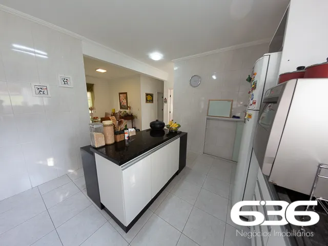 SOFISTICADA CASA DE 4 QUARTOS NO BAIRRO ANITA GARI