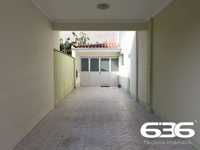 SOFISTICADA CASA DE 4 QUARTOS NO BAIRRO ANITA GARI