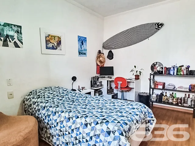 SOFISTICADA CASA DE 4 QUARTOS NO BAIRRO ANITA GARI