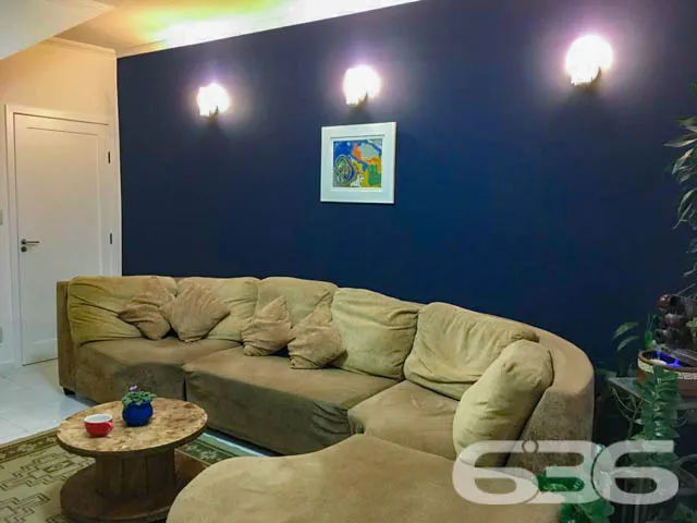 SOFISTICADA CASA DE 4 QUARTOS NO BAIRRO ANITA GARI