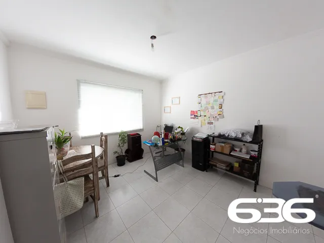 SOFISTICADA CASA DE 4 QUARTOS NO BAIRRO ANITA GARI