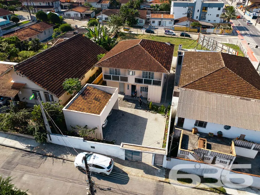 IMĂVEL ESPECIAL PARA RENDA COM LOCAĂĂO NO BAIRRO B