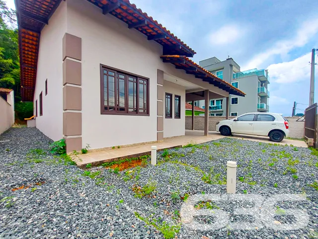 IMĂVEL COM SUĂTE + 2 QUARTOS E AMPLO QUINTAL NO BA