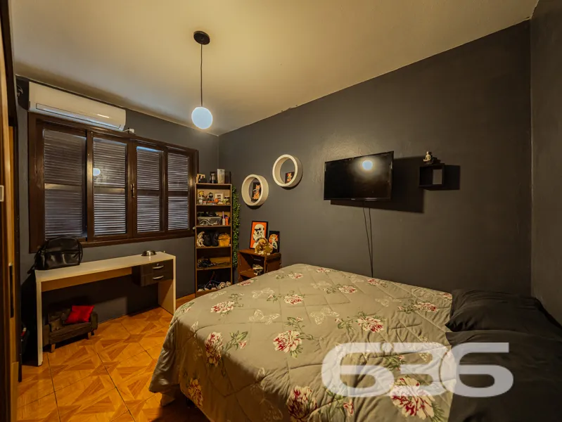 Residência Térrea com Potencial Comercial no Bom R