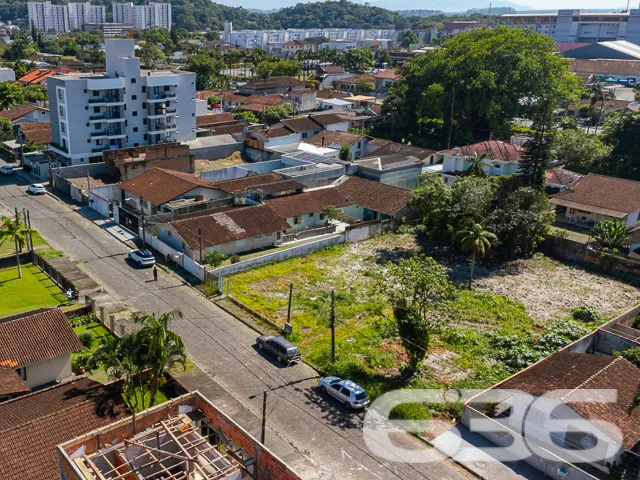 AMPLO TERRENO À VENDA NO BAIRRO BUCAREIN – OPORTUN
